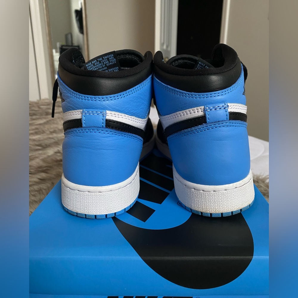 Air Jordan 1 Retro High OG UNC Toe (GS) - FD1437 - 400 - US - Picture 7 of 16